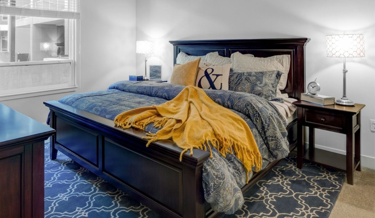 Can You Use A King Comforter On A California King Bed? LifeHackLane