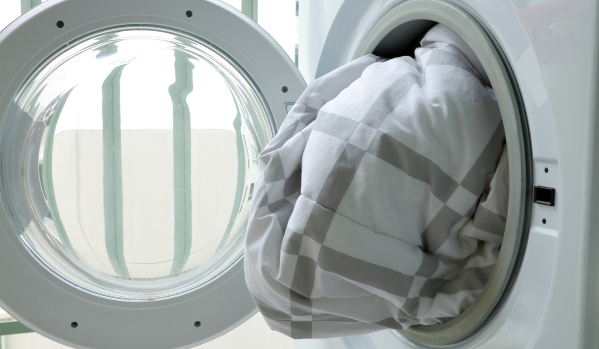 Washing machine loaded with blanket