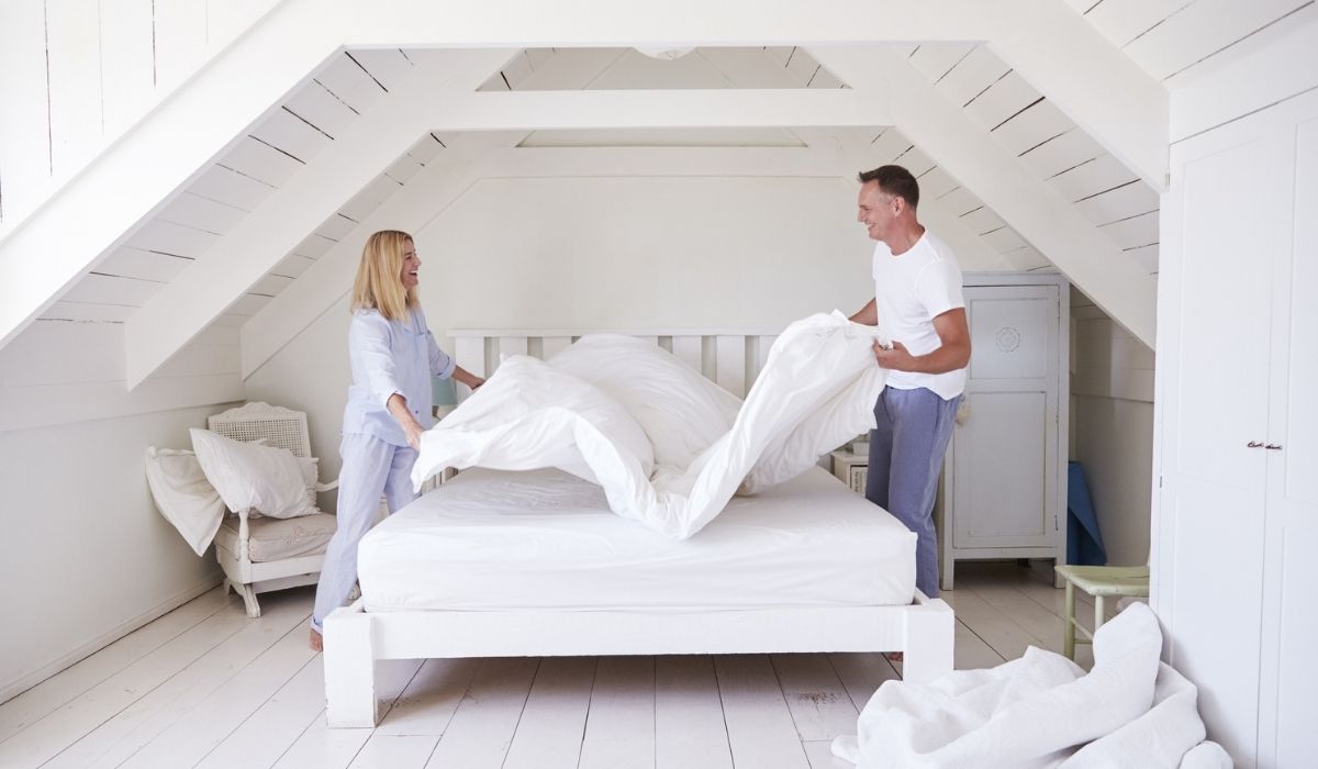 Will A FullSize Comforter Fit On A TwinSize Bed? LifeHackLane