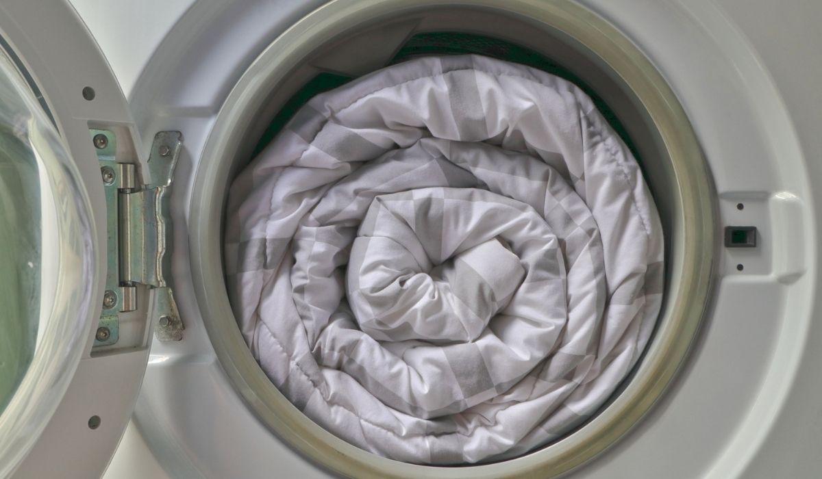 Duvet rolls inside washing machine