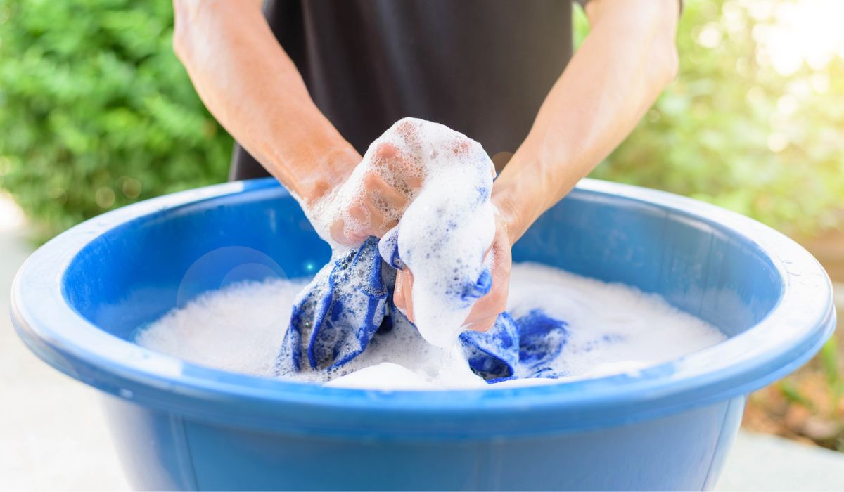 Is It Better To Wash Clothes Inside Out Or Outside Out?